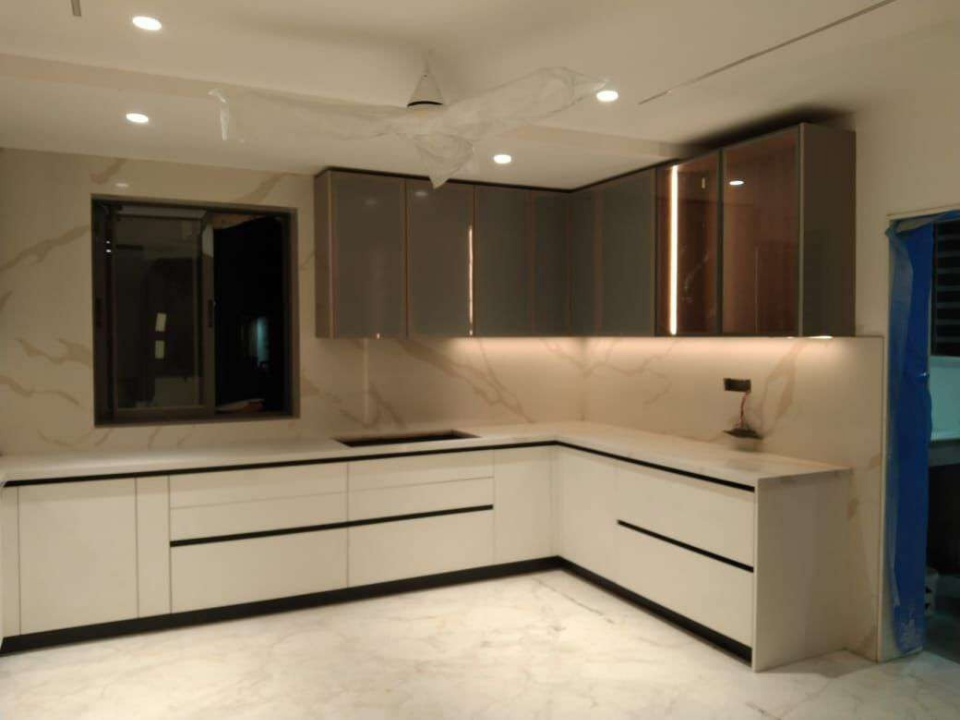 Minimalist Two-Tone Kitchen