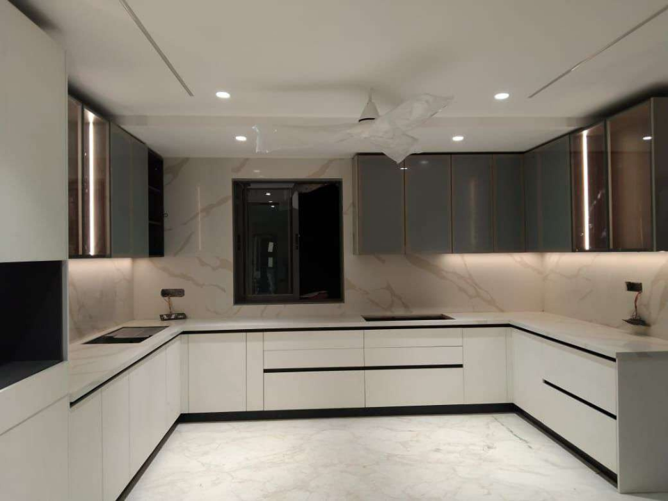 Minimalist Two-Tone Kitchen - Photo 3