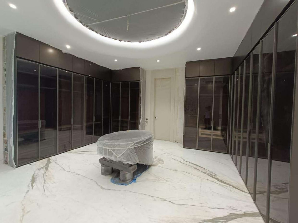 Bespoke Walk-In Wardrobes & Luxury Storage - Photo 2