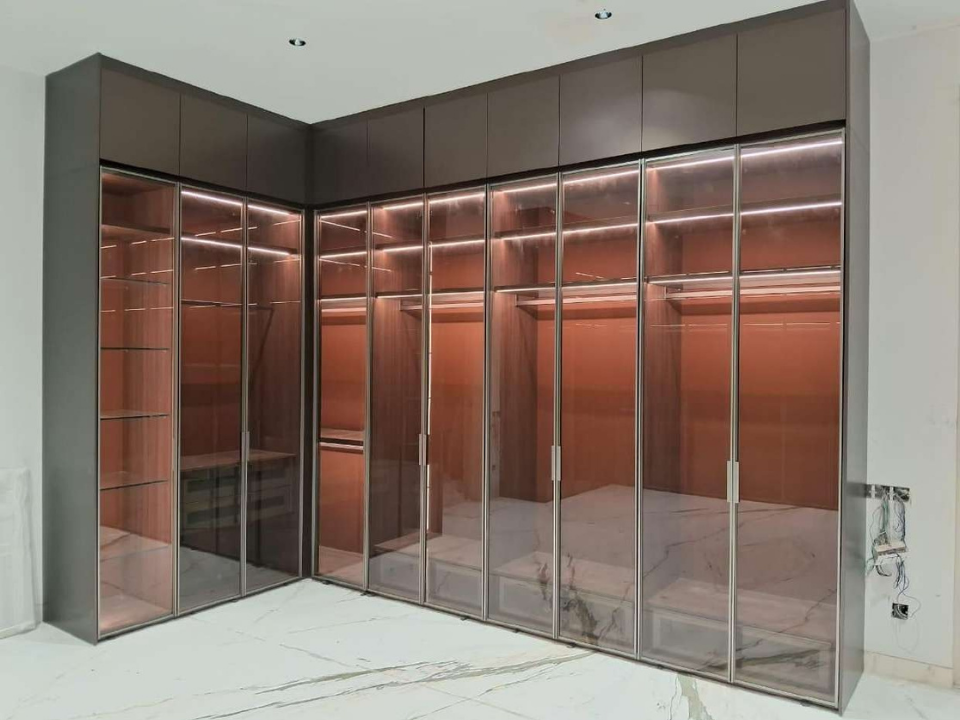 Bespoke Walk-In Wardrobes & Luxury Storage - Photo 3