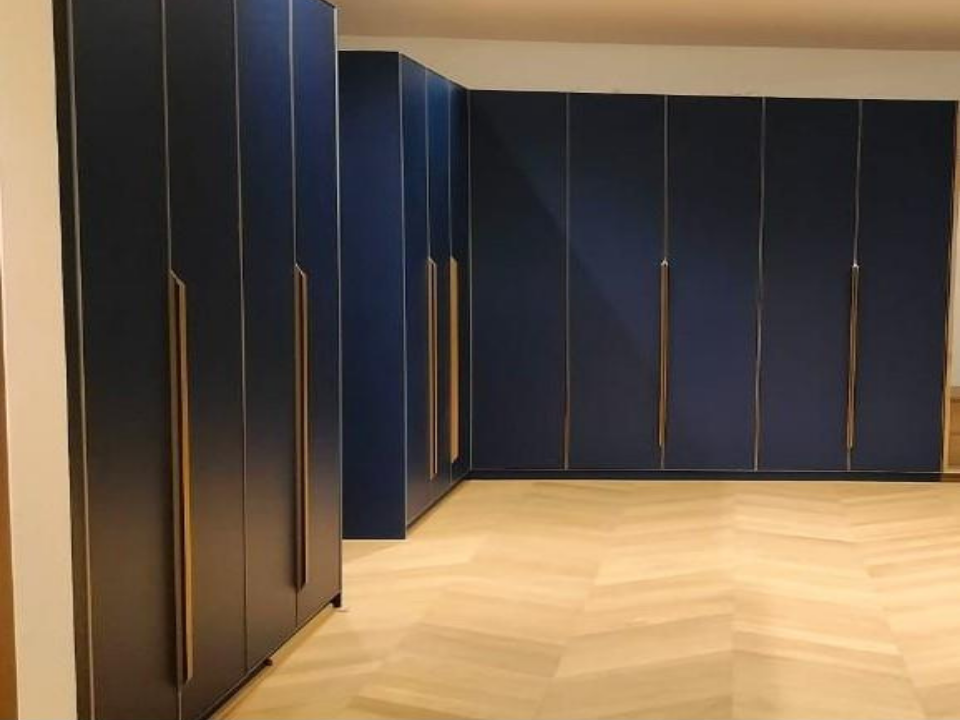 Bespoke Walk-In Wardrobes & Luxury Storage - Photo 4